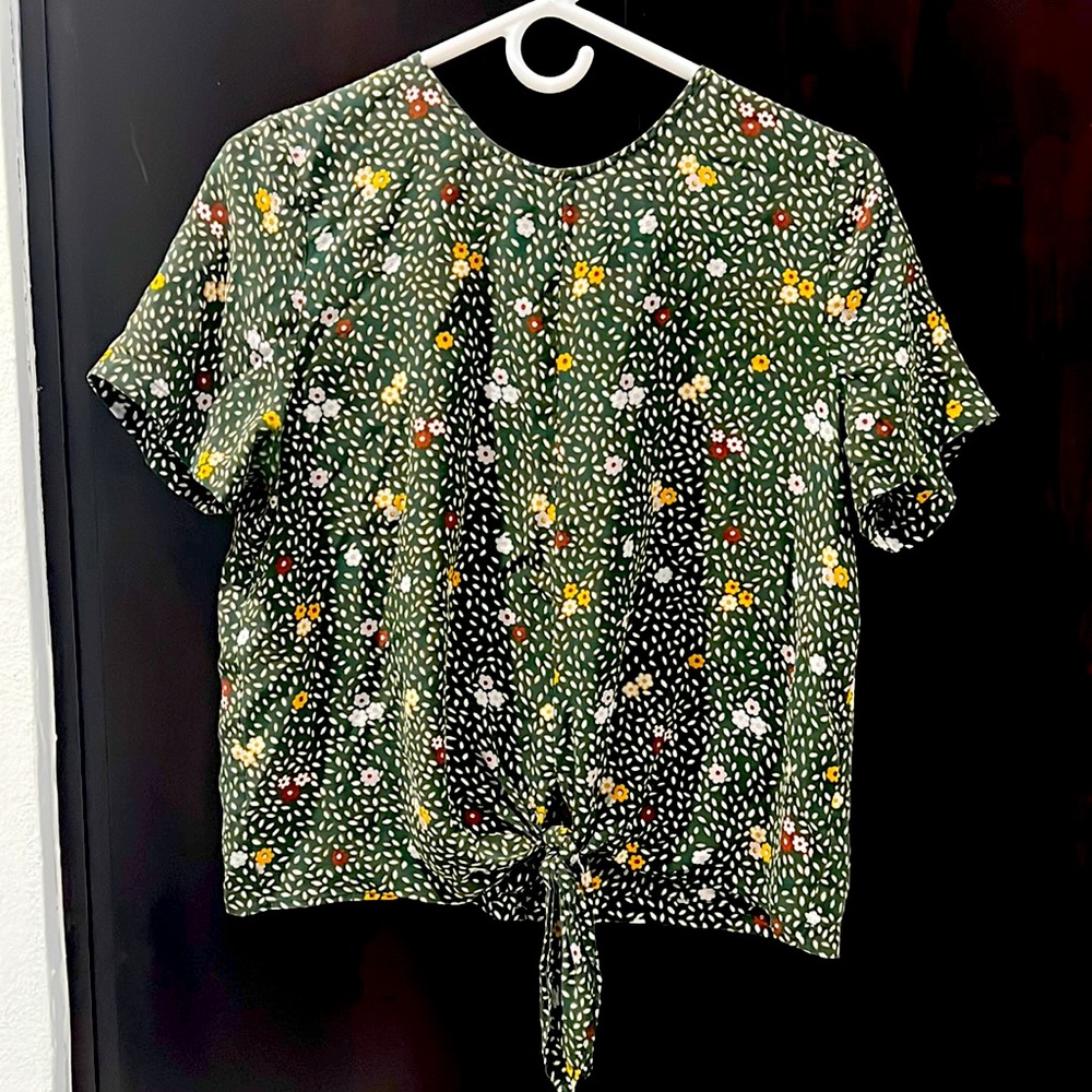 Madwell 100% Silk, Tie Front, Button Back Top